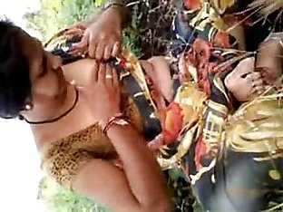 Hairy Desi Aunty Exposes her Choot Outside